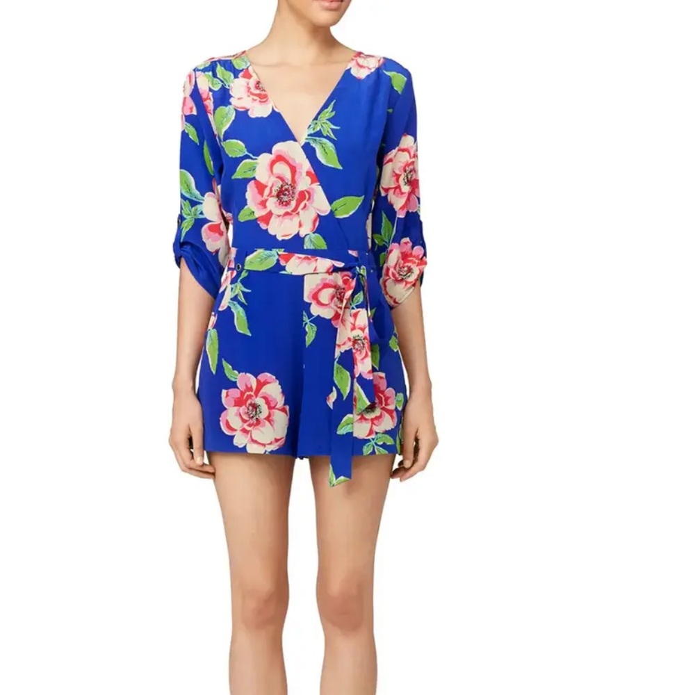 Yumi Kim Liz Blue Floral Romper size small with tie